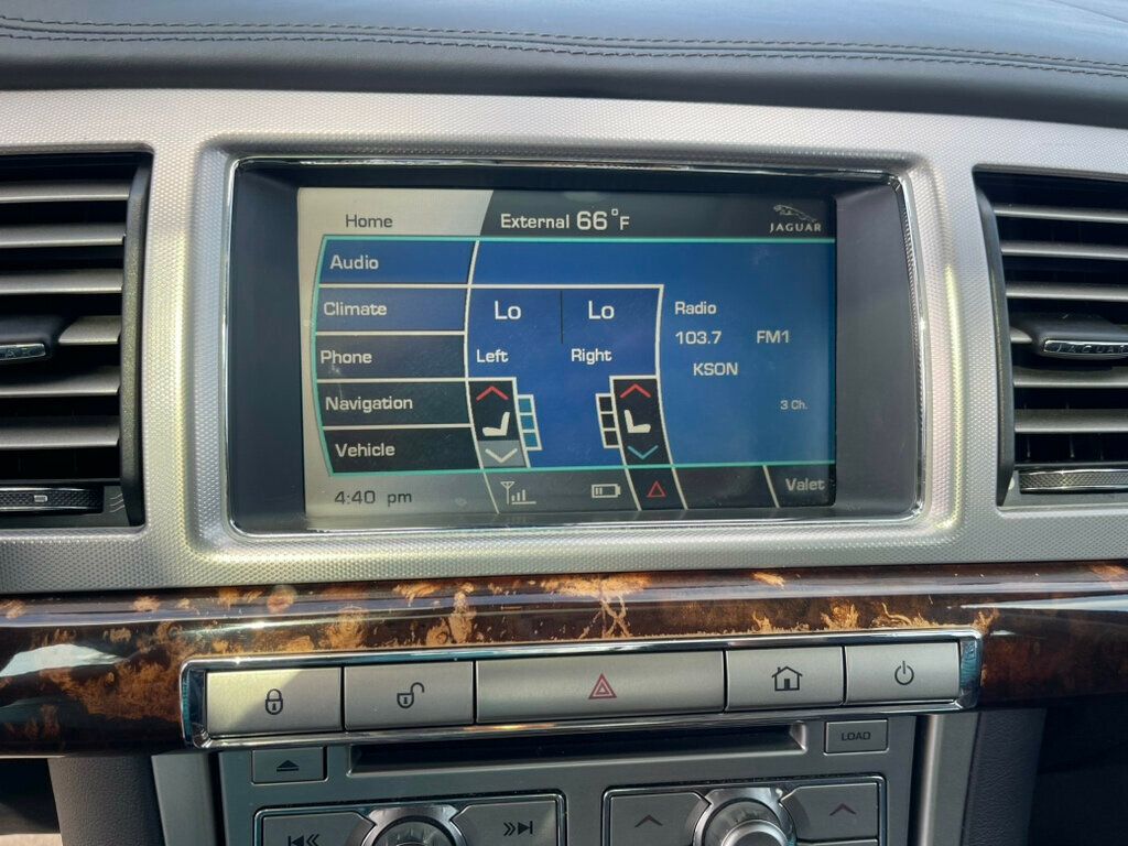 2011 Jaguar XF 4dr Sedan Premium - 23008438 - 19