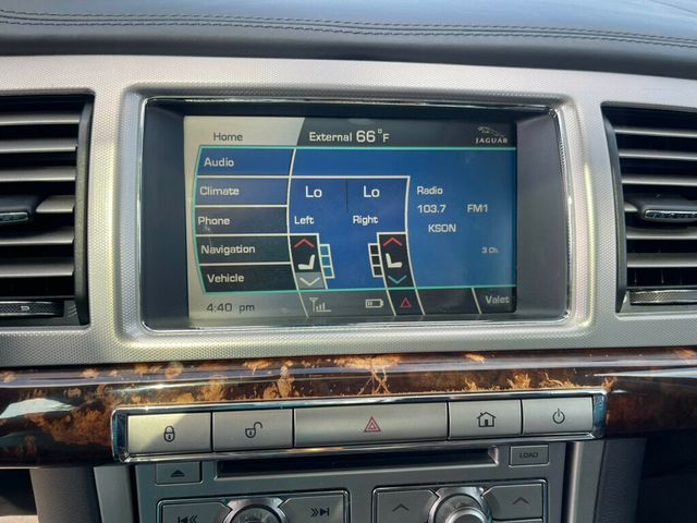 2011 Jaguar XF 4dr Sedan Premium - 23008438 - 19