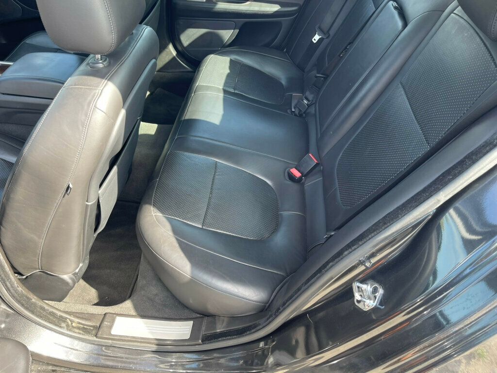 2011 Jaguar XF 4dr Sedan Premium - 23008438 - 24