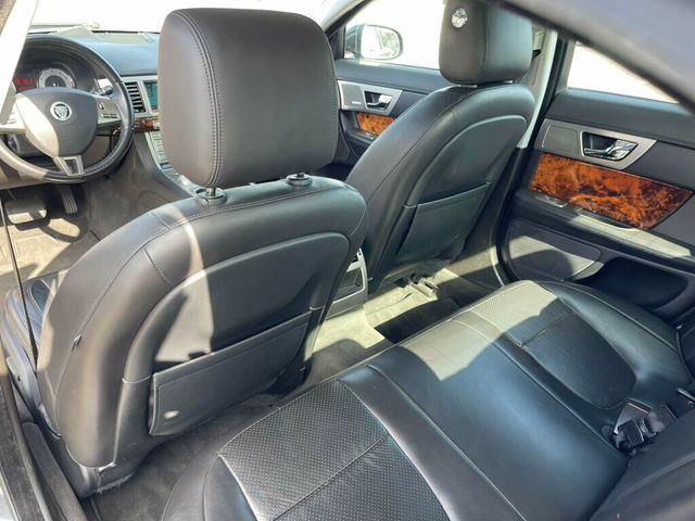 2011 Jaguar XF 4dr Sedan Premium - 23008438 - 26