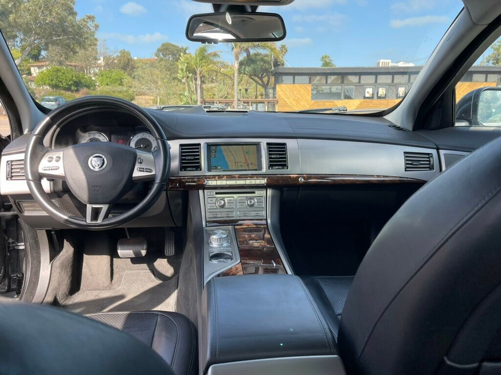 2011 Jaguar XF 4dr Sedan Premium - 23008438 - 27
