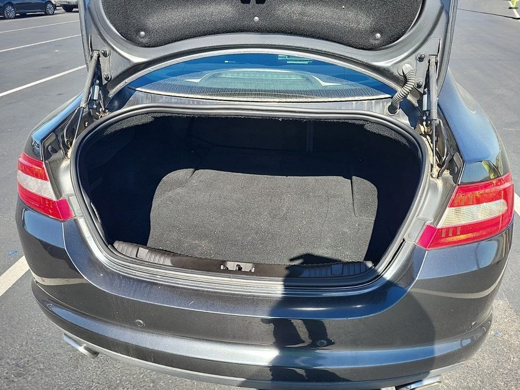 2011 Jaguar XF 4dr Sedan Premium - 23008438 - 4