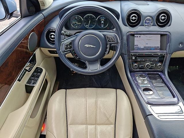 2011 Jaguar XJ 4dr Sedan - 22914347 - 10
