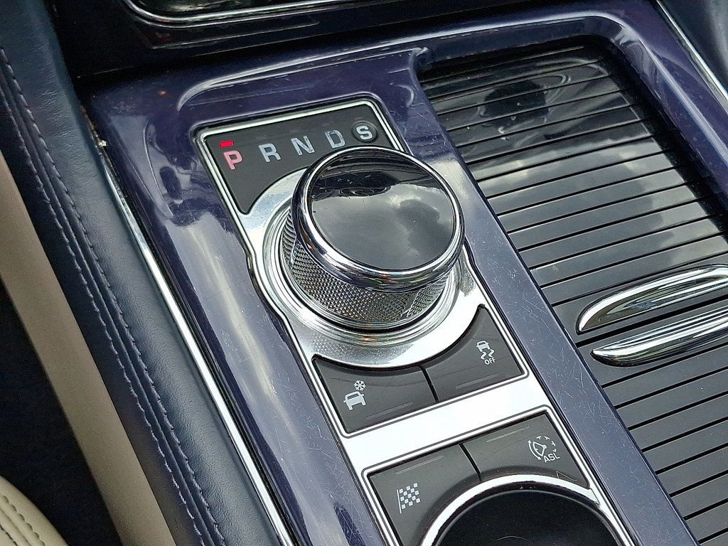 2011 Jaguar XJ photo 15