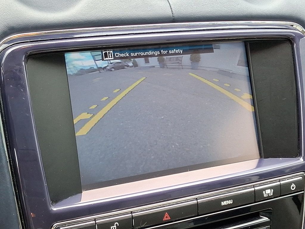 2011 Jaguar XJ photo 19
