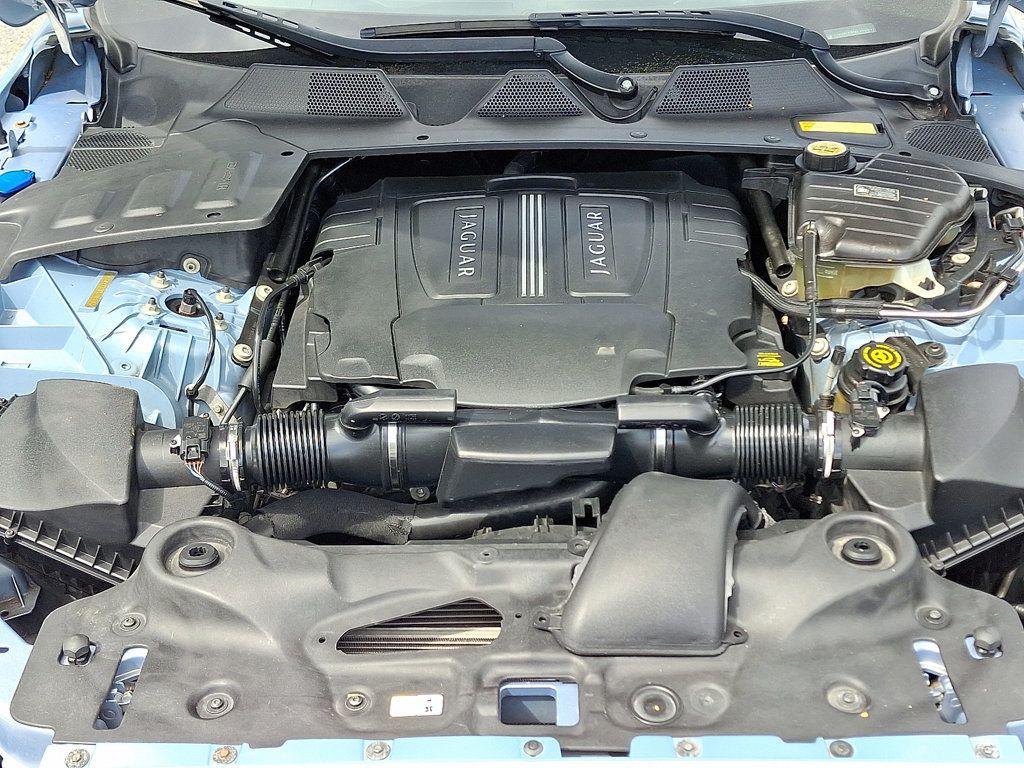 2011 Jaguar XJ photo 27