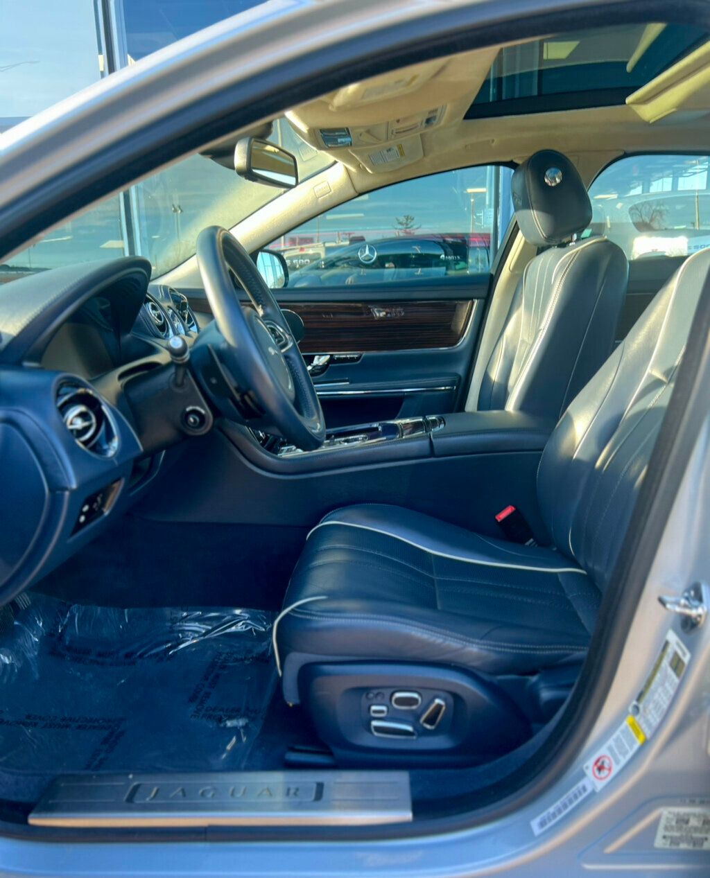 2011 Jaguar XJ 4dr Sedan XJL - 22981142 - 15