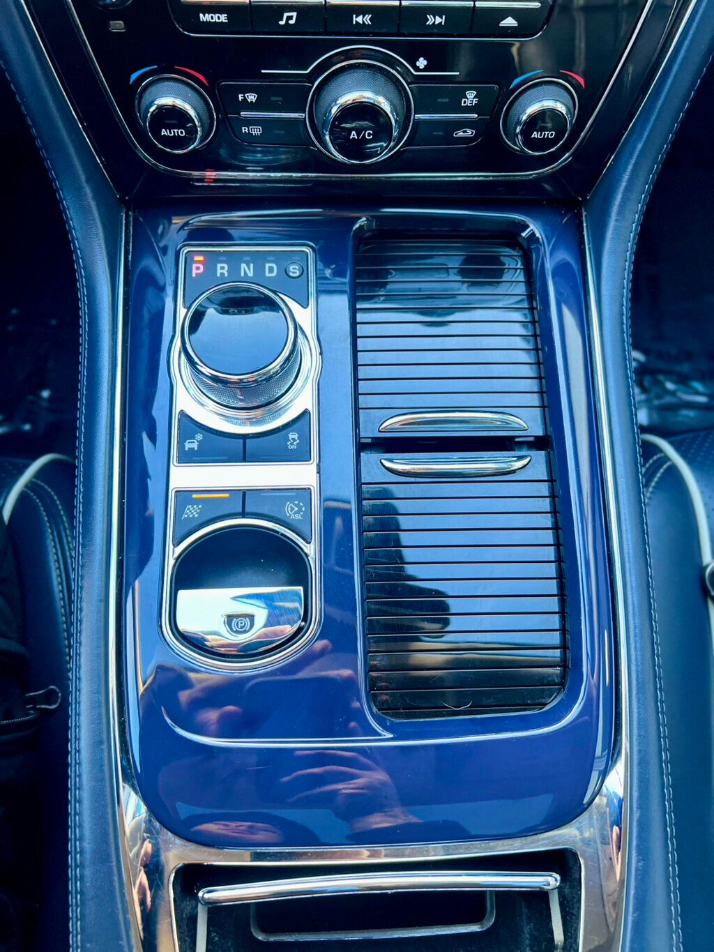 2011 Jaguar XJ 4dr Sedan XJL - 22981142 - 29