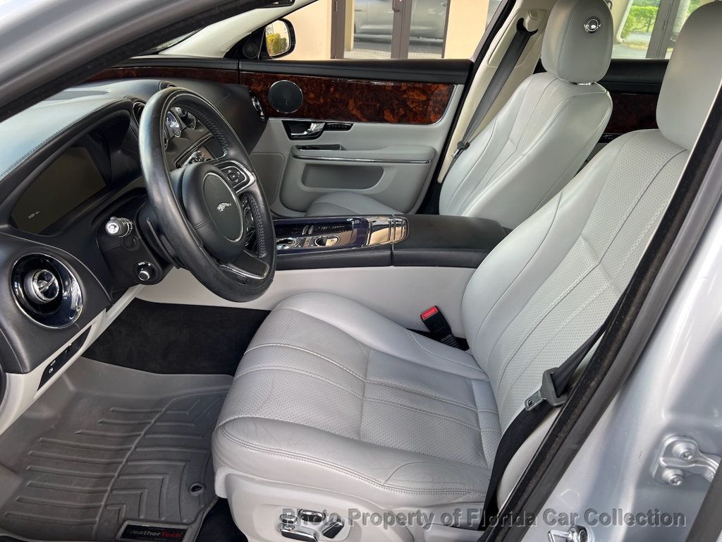 2011 Jaguar XJ photo 30