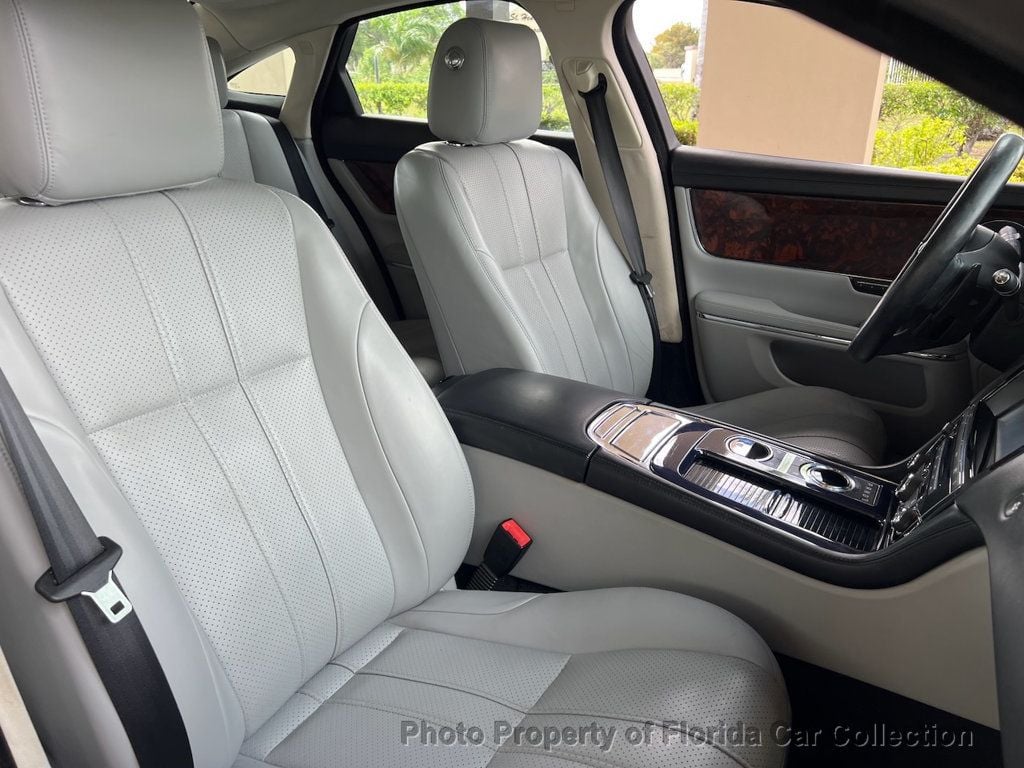 2011 Jaguar XJ photo 40