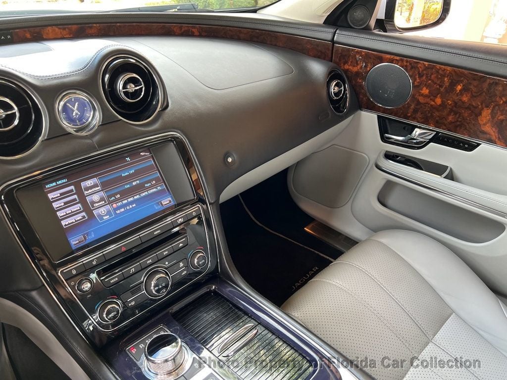 2011 Jaguar XJ photo 56