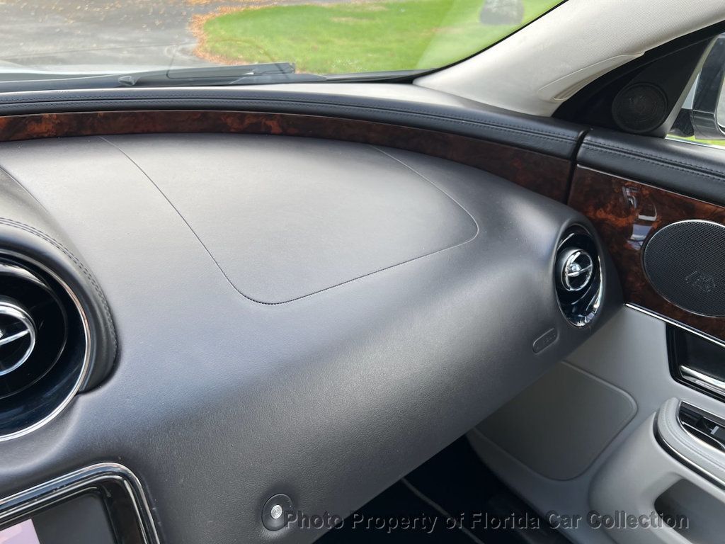 2011 Jaguar XJ photo 61
