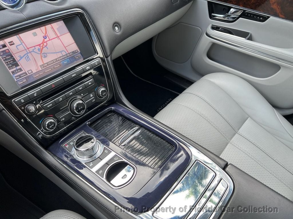 2011 Jaguar XJ photo 62