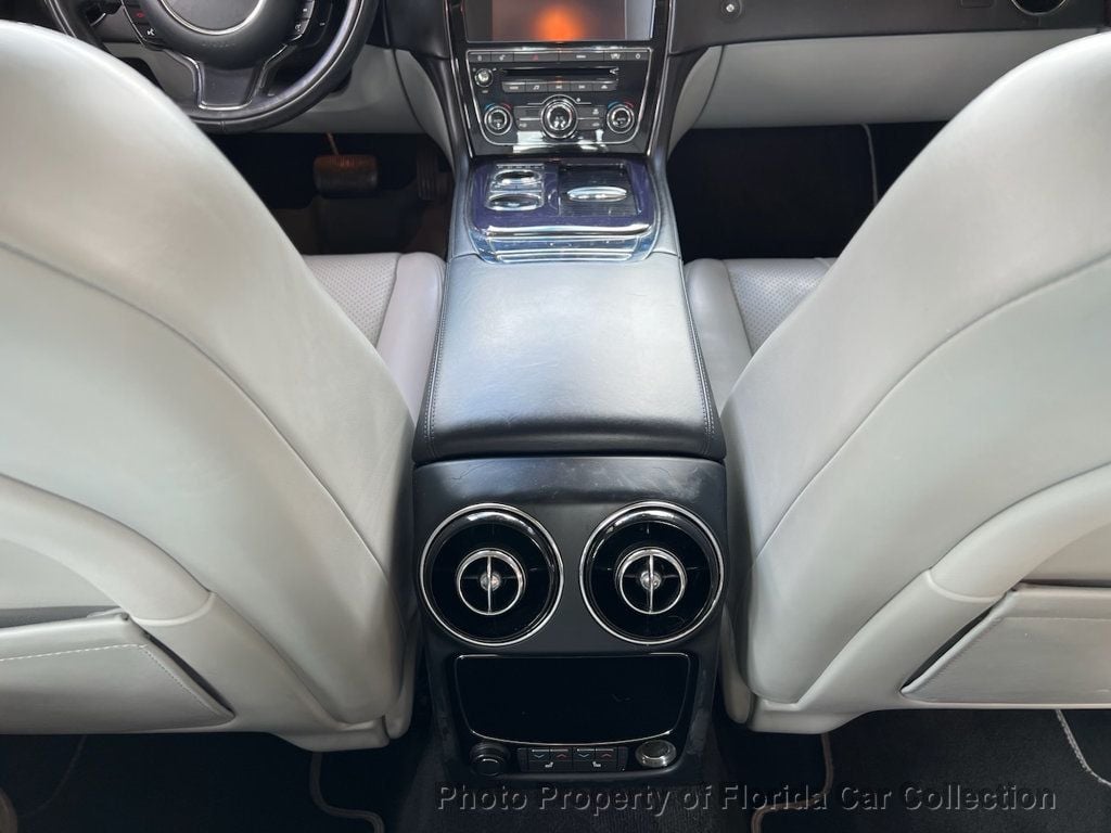 2011 Jaguar XJ photo 65