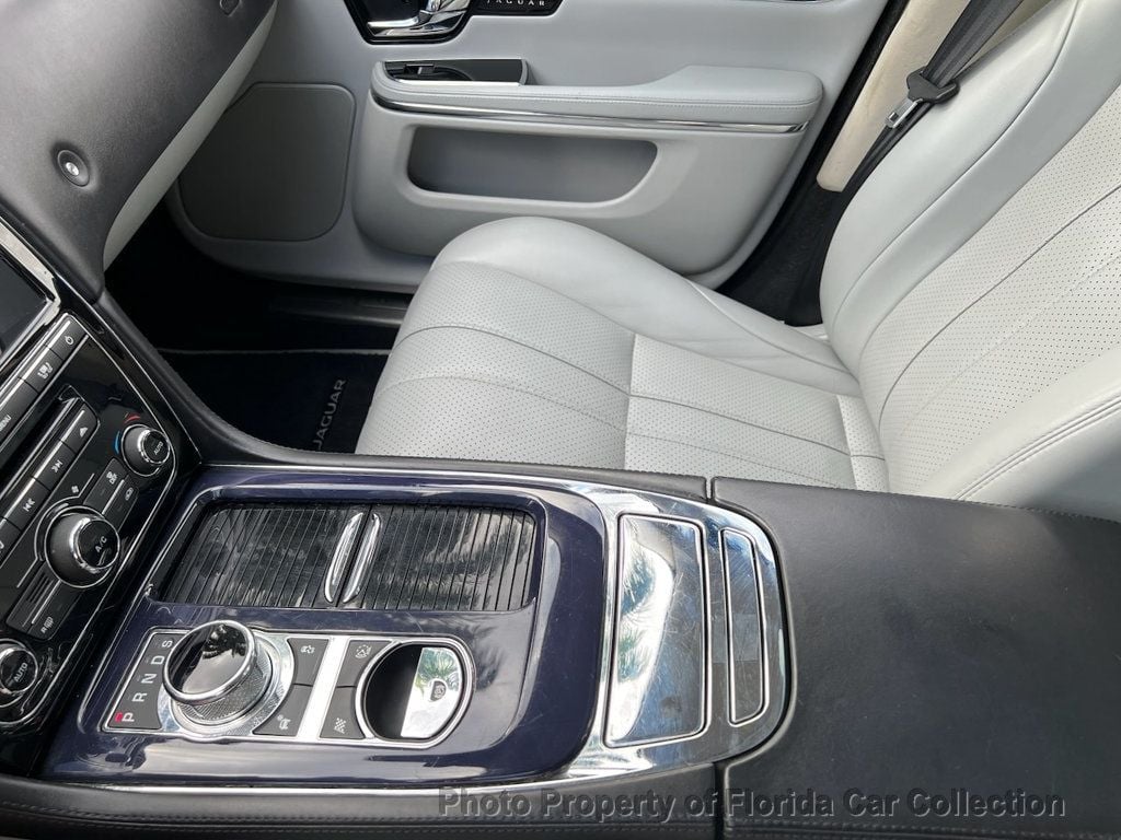 2011 Jaguar XJ photo 66