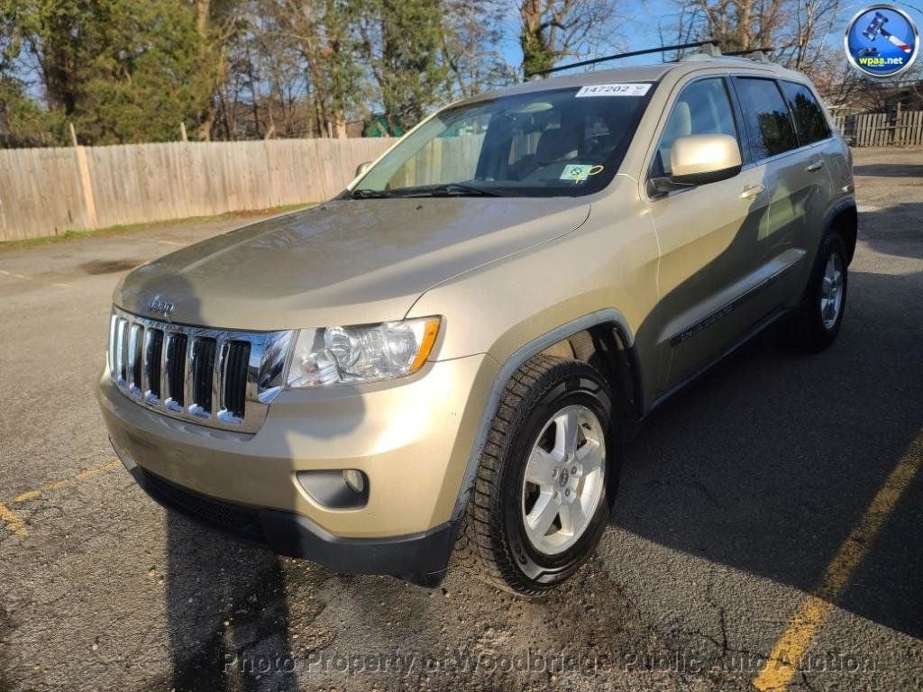 2011 Jeep Grand Cherokee 4WD 4dr Laredo - 22998044 | Video 1