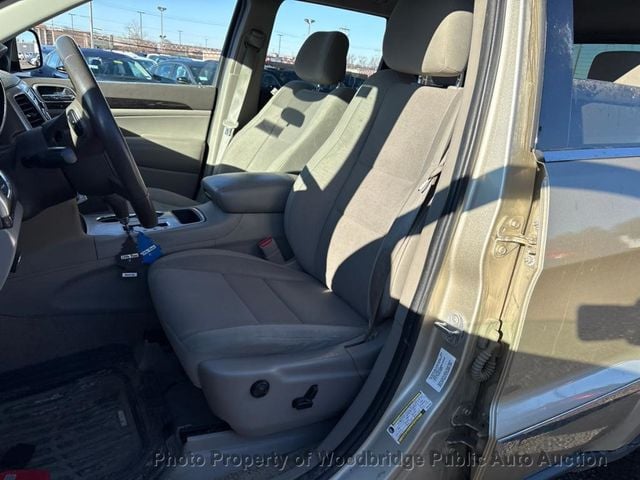 2011 Jeep Grand Cherokee 4WD 4dr Laredo - 22998044 - 18