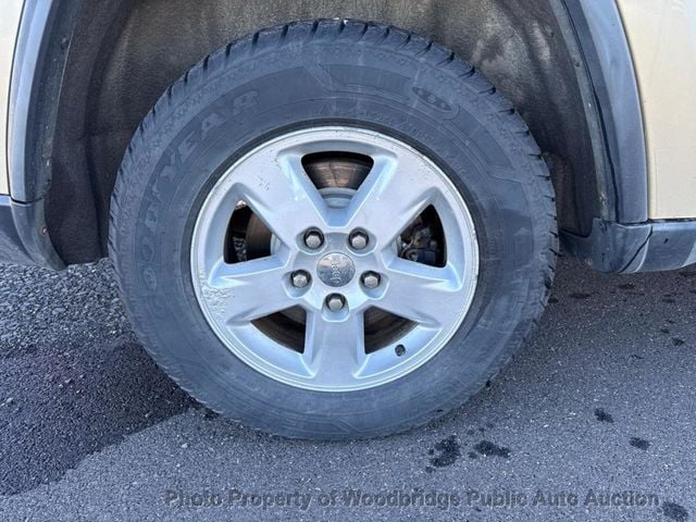 2011 Jeep Grand Cherokee 4WD 4dr Laredo - 22998044 - 27