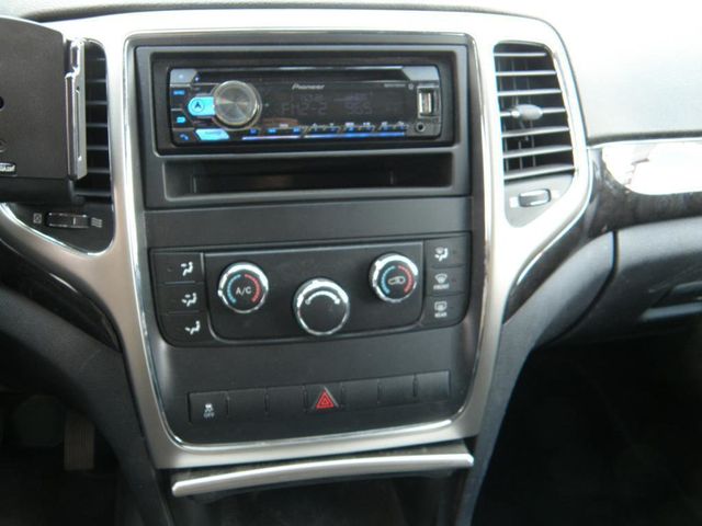 2011 Jeep Grand Cherokee 4WD 4dr Laredo - 23011231 - 9