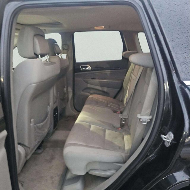 2011 Jeep Grand Cherokee 4WD 4dr Laredo - 22970249 - 6