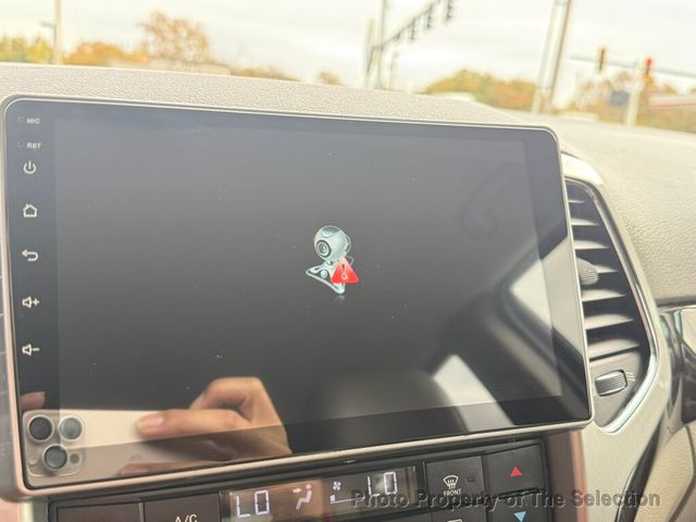 2011 Jeep Grand Cherokee 4WD LAREDO W/ X LAREDO PACKAGE - 22939858 - 24