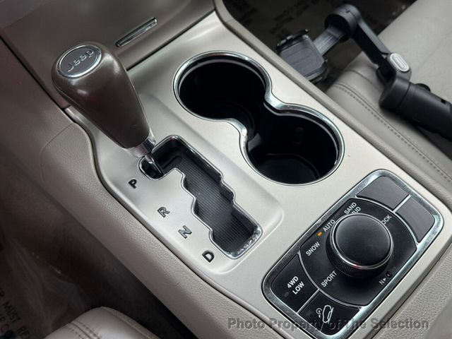 2011 Jeep Grand Cherokee 4WD LAREDO W/ X LAREDO PACKAGE - 22939858 - 28