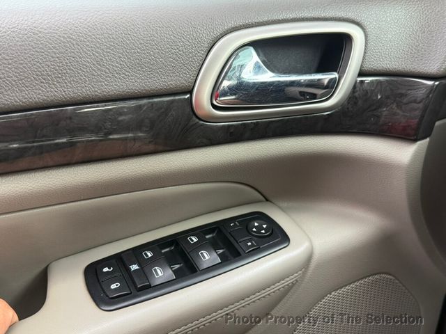 2011 Jeep Grand Cherokee 4WD LAREDO W/ X LAREDO PACKAGE - 22939858 - 31