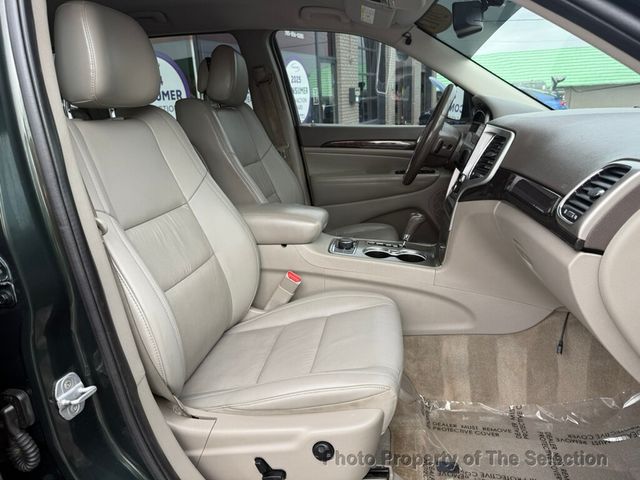 2011 Jeep Grand Cherokee 4WD LAREDO W/ X LAREDO PACKAGE - 22939858 - 38