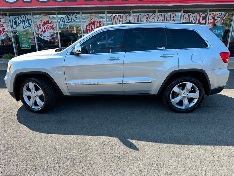 2011 Jeep Grand Cherokee Overland 4x4 4dr SUV - 22915525 - 1