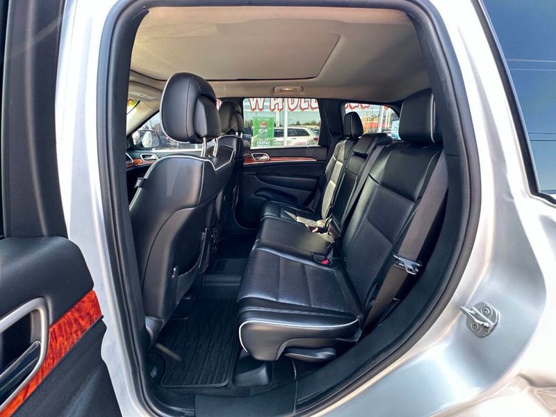 2011 Jeep Grand Cherokee Overland 4x4 4dr SUV - 22915525 - 20