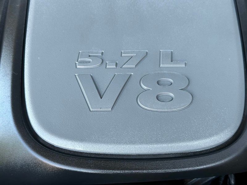 2011 Jeep Grand Cherokee Overland 4x4 4dr SUV - 22915525 - 52