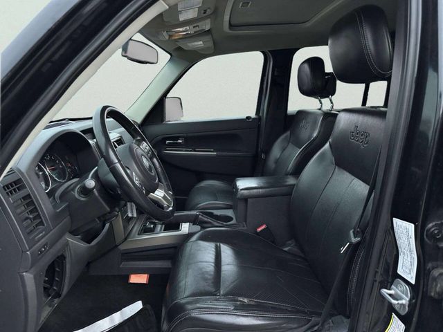 2011 Jeep Liberty Limited 4x4 4dr SUV - 22992733 - 13