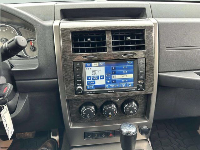 2011 Jeep Liberty Limited 4x4 4dr SUV - 22992733 - 23