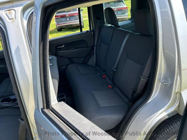 2011 Jeep Liberty Sport - 23024322 - 8