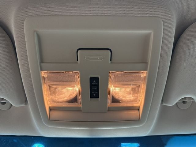 2011 Jeep Liberty Sport - 22976932 - 18