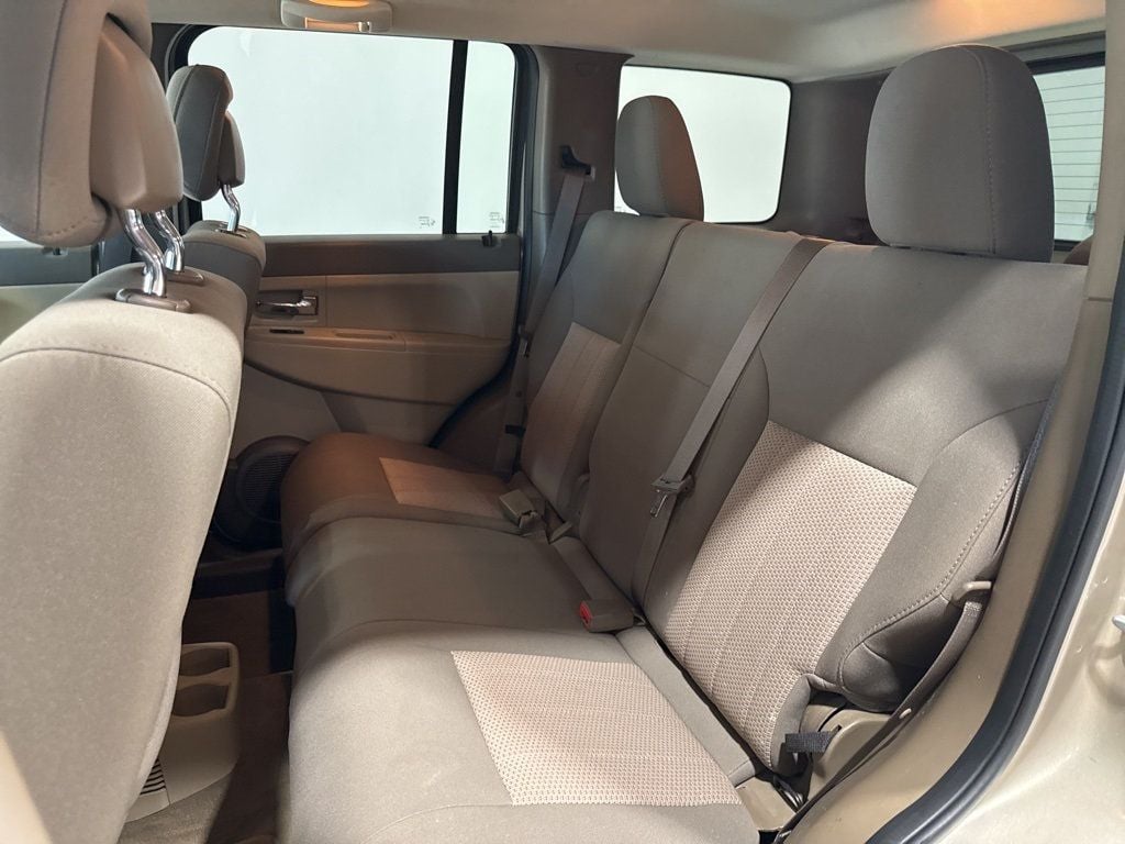 2011 Jeep Liberty Sport - 22976932 - 27