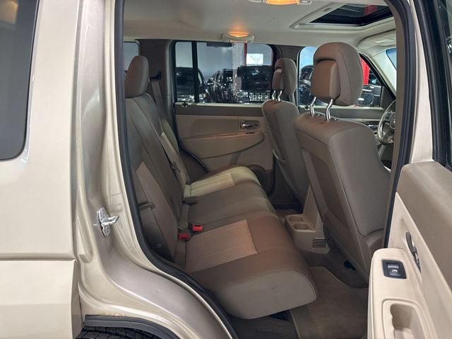 2011 Jeep Liberty Sport - 22976932 - 31