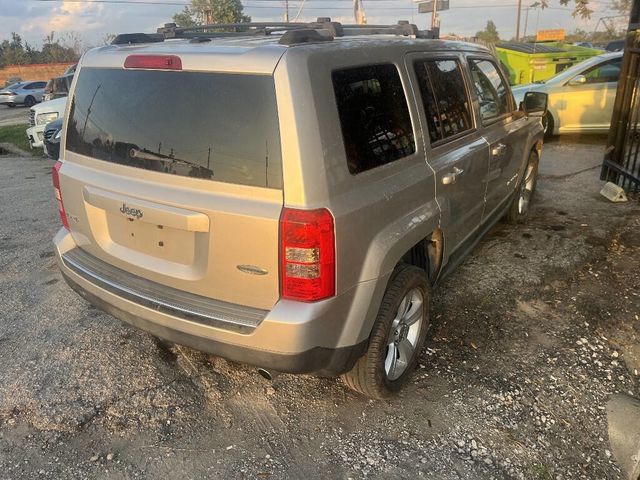 2011 Jeep Patriot Latitude - 22950606 - 2