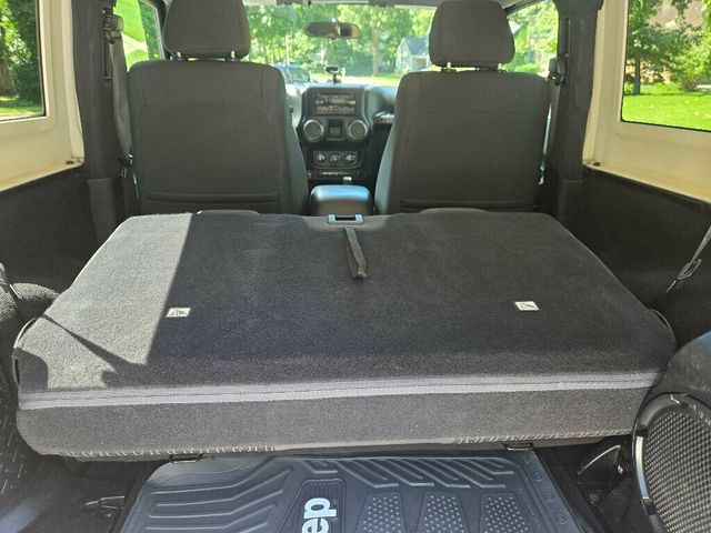2011 Jeep Wrangler 4WD 2dr Mojave - 23039129 - 15