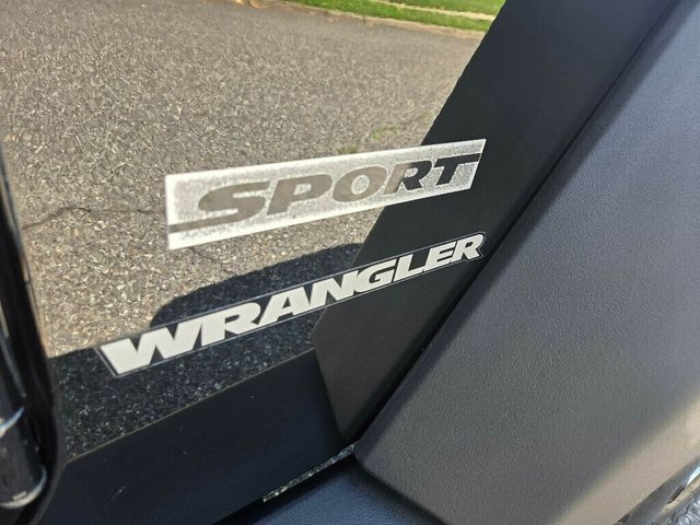 2011 Jeep Wrangler 4WD 2dr Mojave - 23039129 - 18