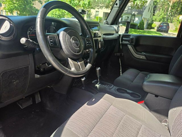 2011 Jeep Wrangler 4WD 2dr Mojave - 23039129 - 8