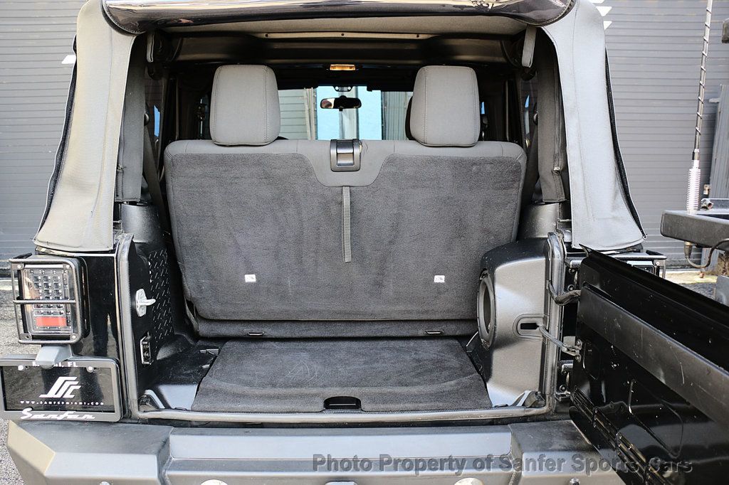 2011 Jeep Wrangler 4WD 2dr Rubicon - 23006251 - 9