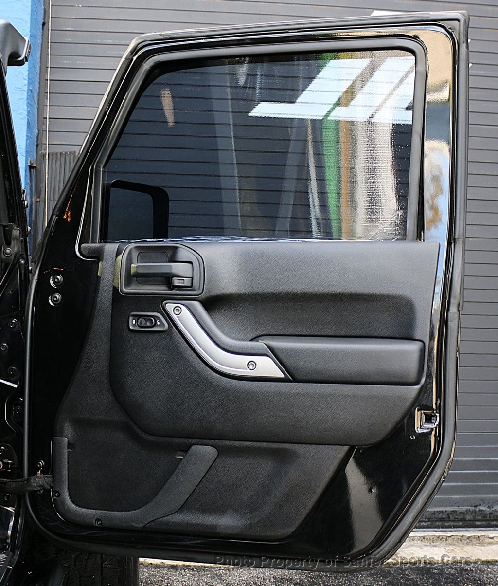 2011 Jeep Wrangler 4WD 2dr Rubicon - 23006251 - 25