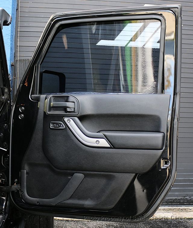 2011 Jeep Wrangler 4WD 2dr Rubicon - 23006251 - 25