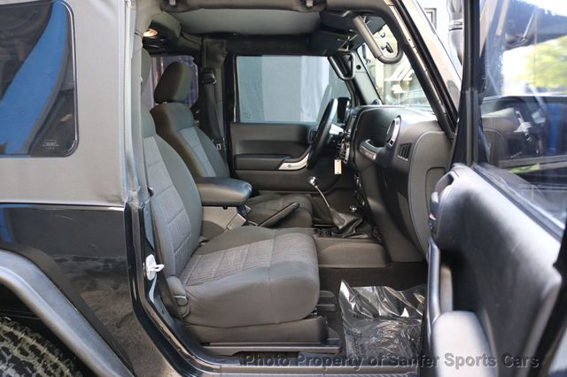 2011 Jeep Wrangler 4WD 2dr Rubicon - 23006251 - 32
