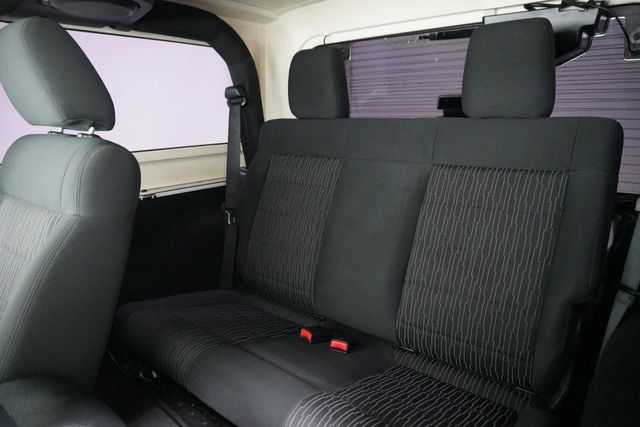 2011 Jeep Wrangler 4WD 2dr Sahara - 22999090 - 12