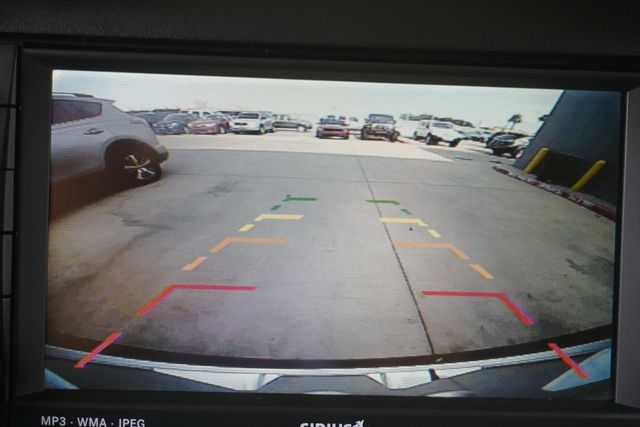 2011 Jeep Wrangler 4WD 2dr Sahara - 22999090 - 15