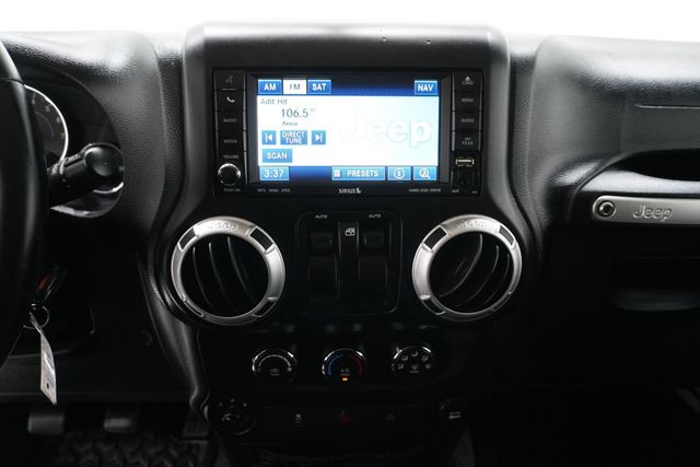 2011 Jeep Wrangler 4WD 2dr Sahara - 22999090 - 16