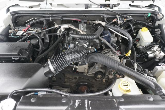 2011 Jeep Wrangler 4WD 2dr Sahara - 22999090 - 24