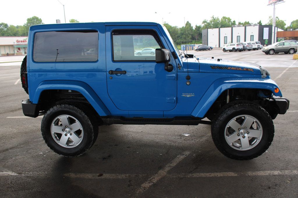 2011 Jeep Wrangler 4WD 2dr Sahara - 23043579 - 4